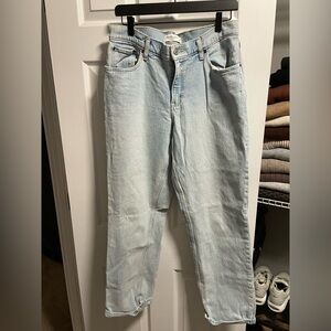 Light wash great condition Abercrombie curve love jeans